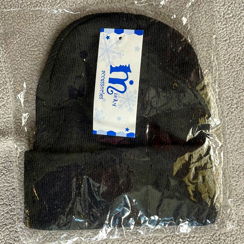 🌟NWT🌟 Black Minky Beanie